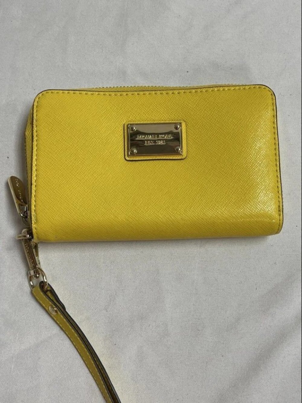 Michael Kors Citrus Yellow Saffiano Leather Essential Zip Wallet Wristlet NWT
